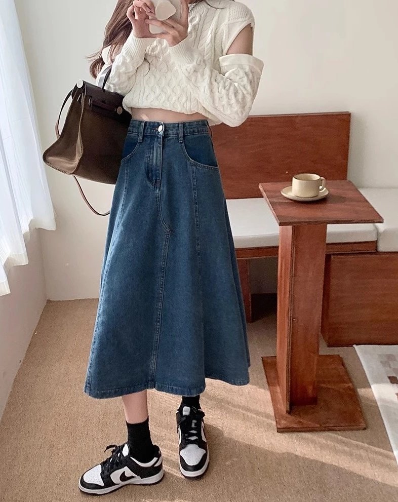 Emily casual skirt × rok denim A line korean style

⸺shope.ee/7zq9zSlq9R
ㅤㅤㅤ