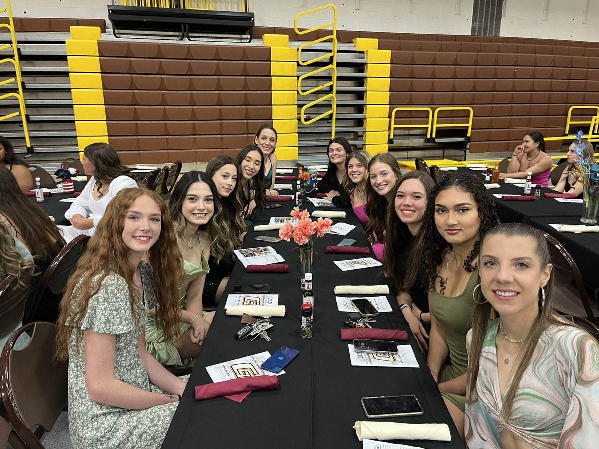 gccc_vball's tweet photo. @gccc_vball enjoyed celebrating all our @sportsbuster successes on and off the court tonight at the annual Athletics Banquet! Congrats to all award winners and shout out to our own @Tolamaczka for being named Scholar Athlete of the Year! #GCFamily #BusterNation #brainsandbeauty https://t.co/vDkJa6VZVY