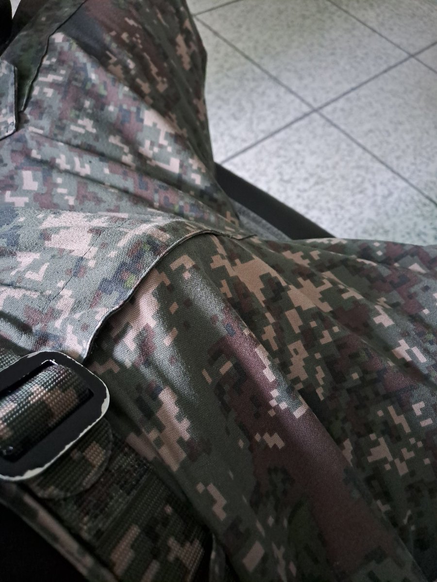 asdf9988_'s tweet photo. 사무실인데 코박을사람 #직군 https://t.co/C4elZ5rDRm