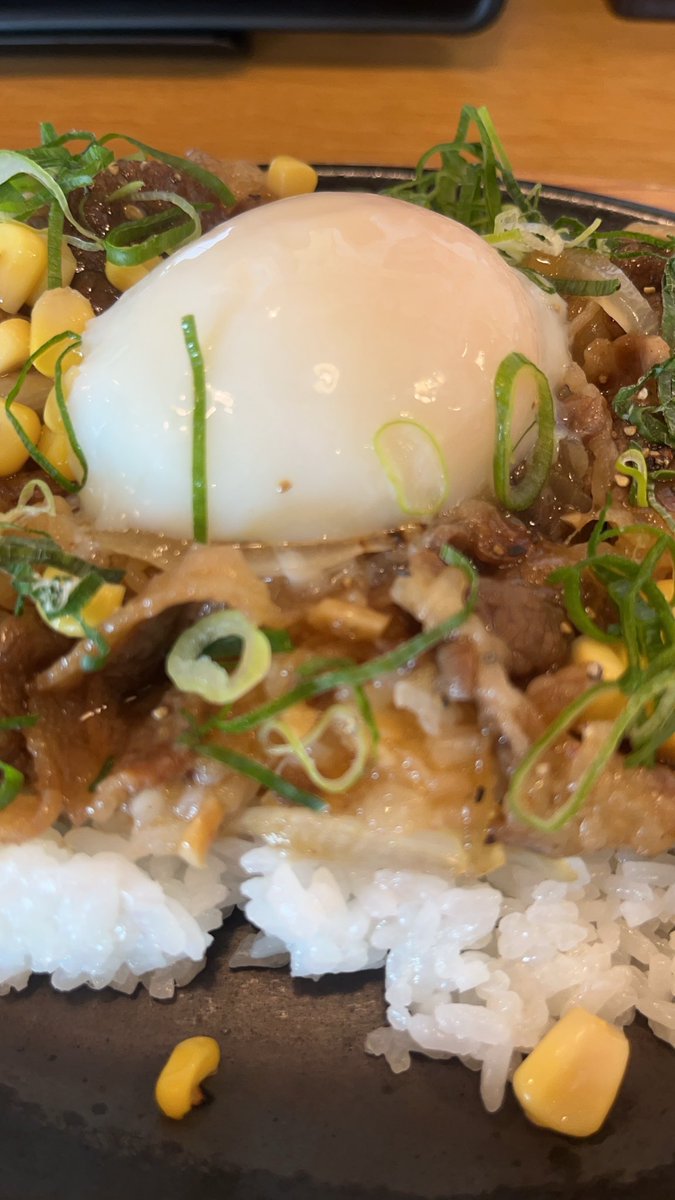 お昼れ！
ココスのランチ！
カルビ鉄板焼きなんとか✨
美味い😋