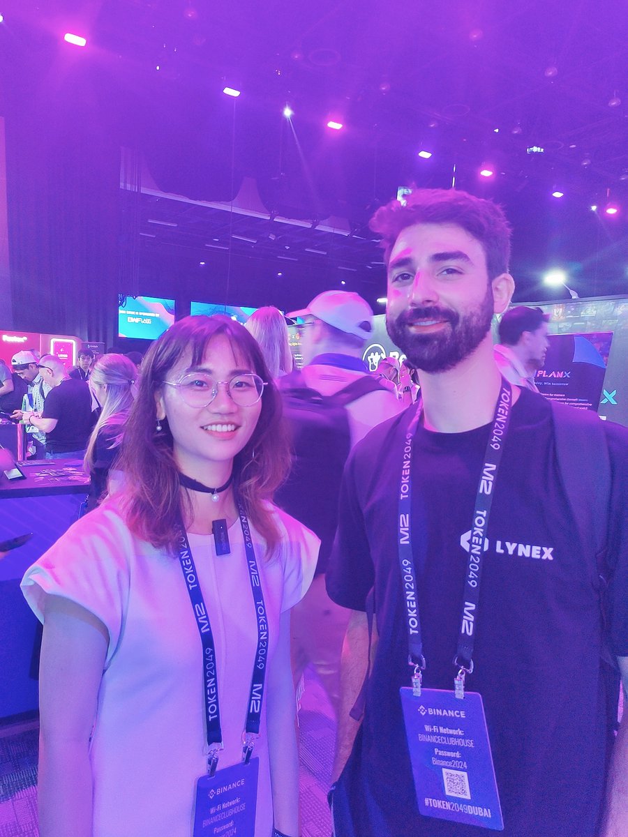u2u_xyz's tweet photo. 🚀AN EVENTFUL WEEK FOR U2U Network: @token2049 DUBAI

🎉  What a day we've had at @token2049 Dubai! As U2U Network hit the bustling scene of this global blockchain hotspot, we didn't just attend - We made our mark on the international stage, and opened up a future of developing and expanding opportunities!

💥 +3,000 visitors came to our booth
💥 +200 new partnership opportunities have been opened up
💥 +2,000 new downloads of all products

💚 Huge thanks to everyone who stopped by U2U Network and joined in the excitement! Also, a big shout-out to #TOKEN2049 Dubai for hosting such a fantastic event and having us there!

❗ But that’s not all, Stay tuned as #U2UNetwork will show more highlights and insights from our journey in the #TOKEN2049week!