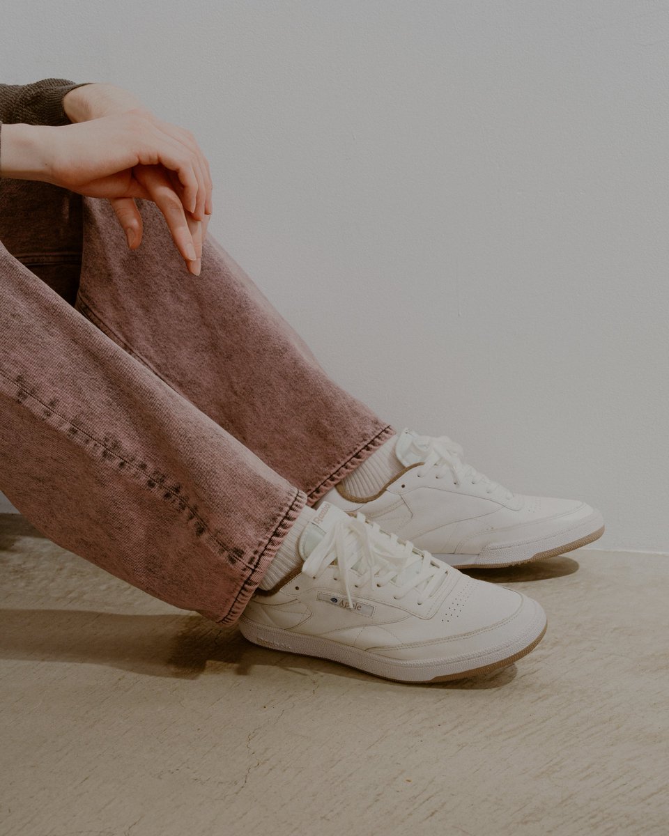 Reebokjp's tweet photo. Reebok × APPLE BUTTER STORE × atmos
福岡のセレクトショップ”APPLE BUTTER STORE"とatmosがタッグを組んだCLUB C 85 VINTAGE日本限定展開のスペシ��ルコラボレーション。
※直営店:博多店のみ数量限定発売
🔗https://t.co/96ufmmZR8I
#Reebok #リーボック
#APPLEBUTTERSTORE #atmos https://t.co/P4PuC26uUw