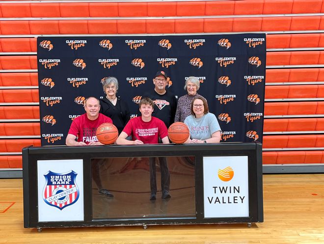 Clay Center Tigers tweet media