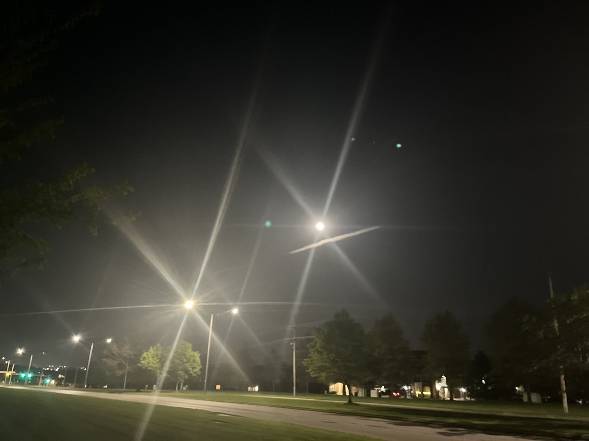 pbryant1976's tweet photo. Cool full moon with a #chemtrail to go with it! https://t.co/GwQ5xzc6Ms