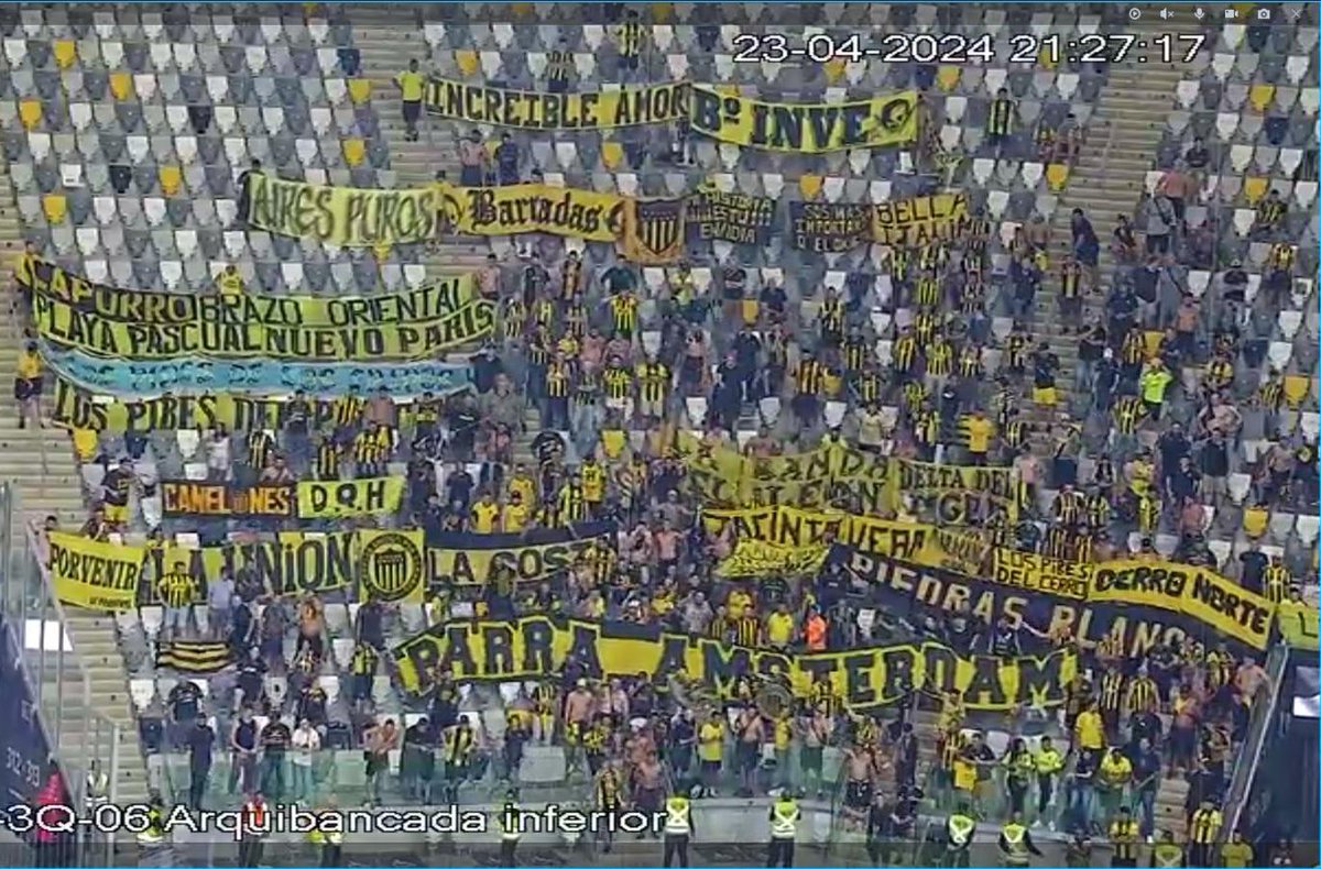 ACÁ HAY UNA BARRA, UNA DE VERDAD!! 

Peñarol y su gente 💪🏼💪🏼💪🏼