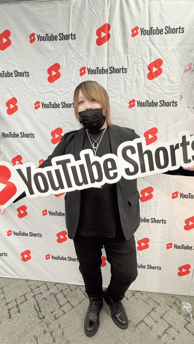 retu_official2's tweet photo. 昨日はGoogleさんにご招待いただき、YouTubeShortsクリエイター公式イベントに参加してきました！
大活躍中のクリエイターさんやアーティストさんのお話を聞いたり、交流させていただいたりと大変貴重なお時間でした✨️
今日はまた別の用事で行ってきます！ https://t.co/MhvM3FlWHx