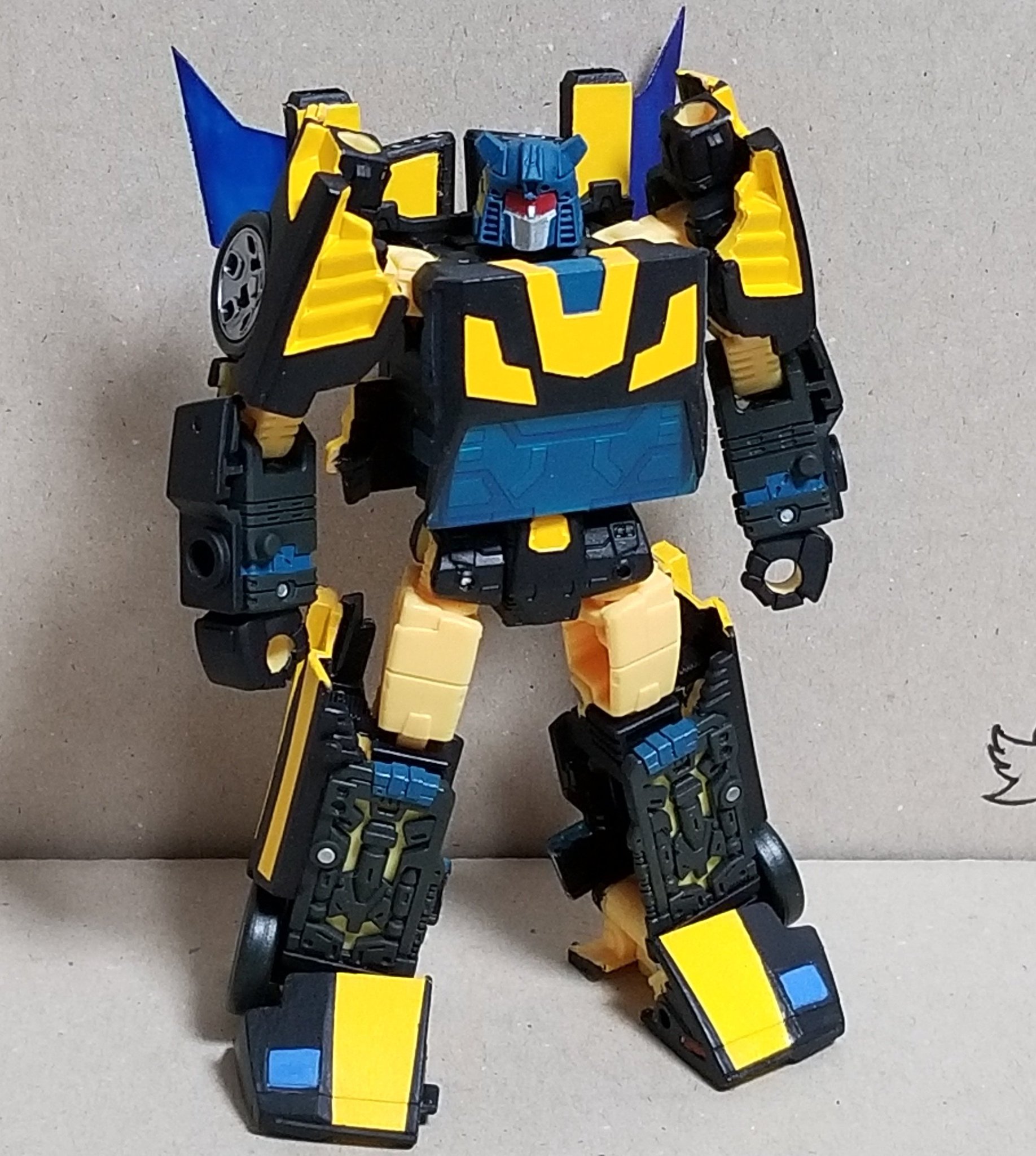 トランスフォーマー　シャッタードグラス ゴールドバグ トランスフォーマー：Botcon2008 シャッタードグラス ゴールド