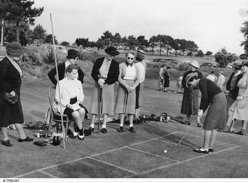 Putting competition at The Grange Golf Club, 1940. Image courtesy of the State Library of South Australia. @SLSA @GrangeGolf