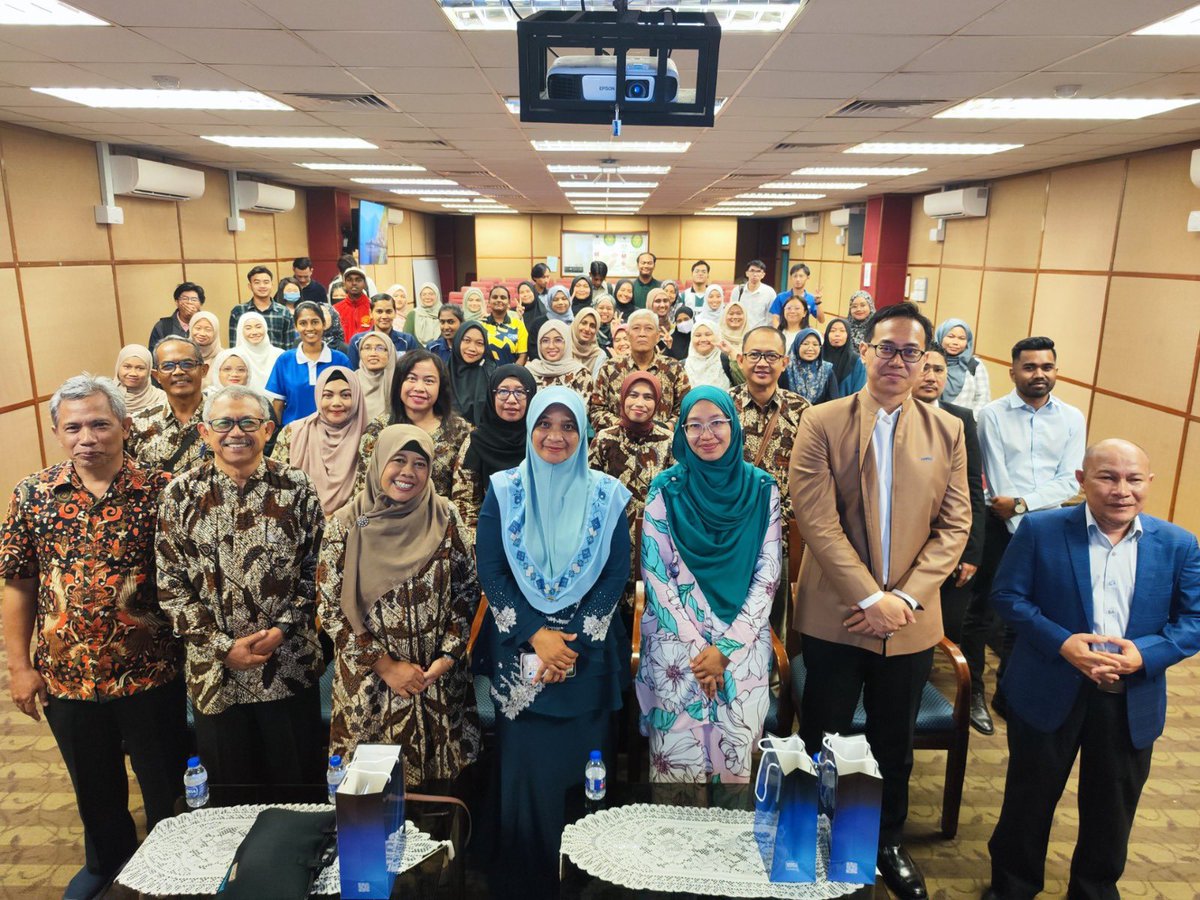 IPTK_UTeM's tweet photo. 23 April 2024 (Selasa) : Sekitar program ‘GLOBAL COMMUNITY SERVICES &amp; KNOWLEDGE SHARING TRANSFER PROGRAMME (KSTP)’ anjuran IPTK dan Pusat Pengurusan Kolaborasi RICE, UTeM &amp; Fakultas Ekonomi dan Bisnis, Universitas Pembangunan Nasional Veteran Yogyakarta (UPNVY), Indonesia… https://t.co/oAuRN2Vjc1