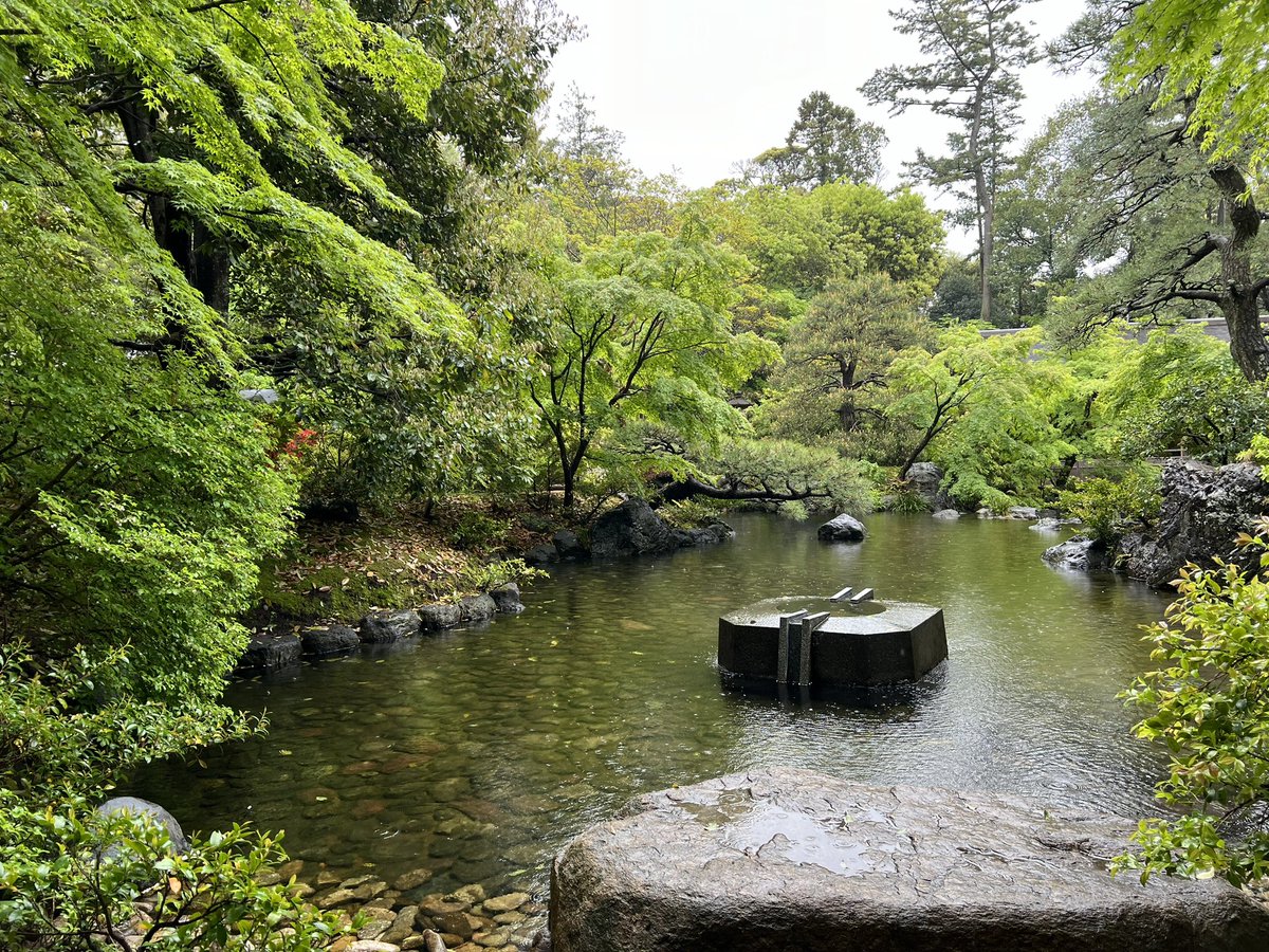 明後日復帰なので、八方除けで有名な寒川神社へ☺️都内からだとなかなかの長旅だった笑　でもなんだか澄み切っていて癒される…