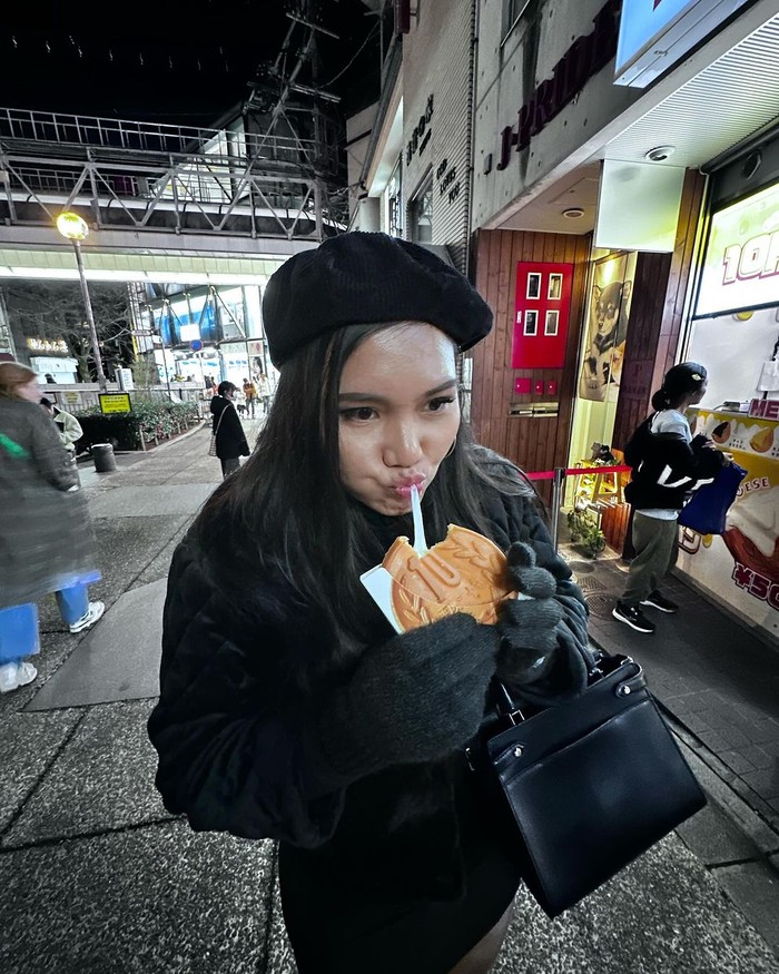 jakarta_food's tweet image. detikfood: #Foto Rosa Andersen istri William Andersen atau Codeblu kerap menemani sang suami setiap kali review makanan di restoran berbintang. 

Begini keseruannya.

&amp;gt;&amp;gt;dtk.id/NblEW8

Foto: instagram/thererose
#codeblu #RosaAndersen