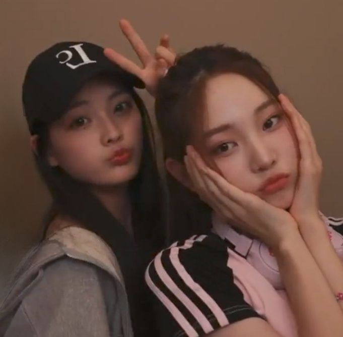 hiruyoon's tweet photo. Feliz cumpleaños hermosa te amo un montón, un beso, otro beso y otro beso
@jwookty
#annday #cumplecosarona https://t.co/J1wef8uDgw