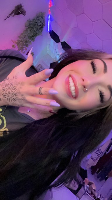 Onlineeee https://t.co/DWUsdIGDKo