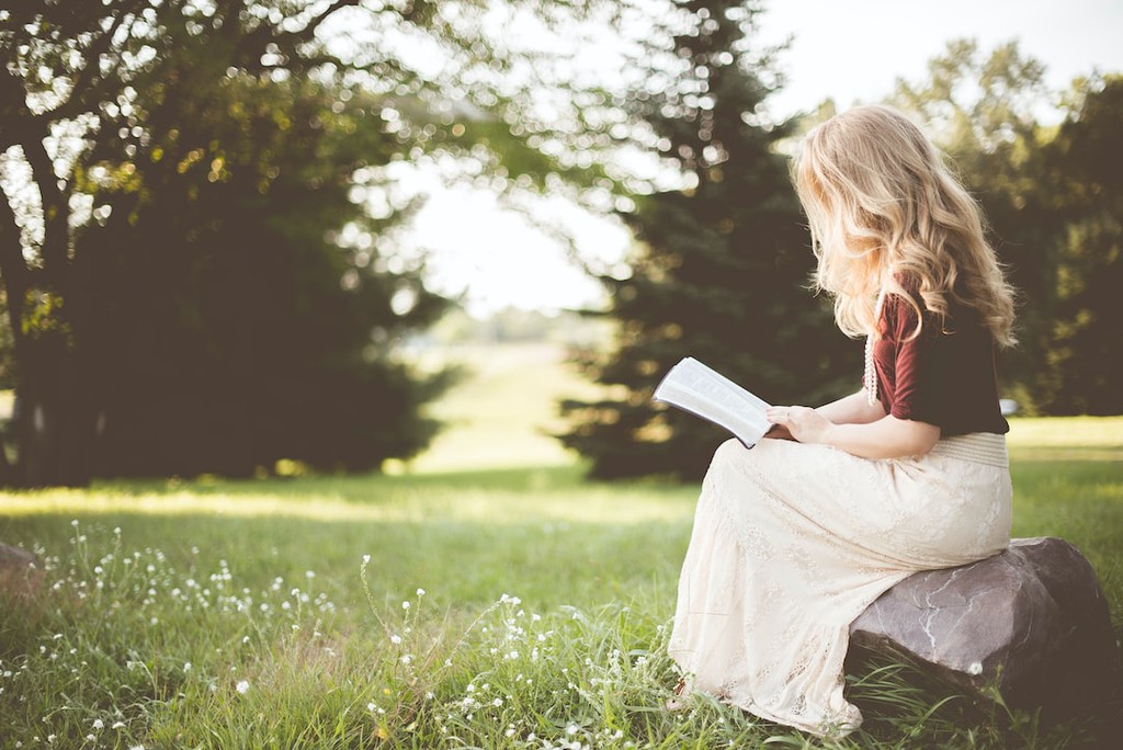JacqFisch's tweet image. If you write for a living, you also have a responsibility to be a role model for anyone who may be watching — your peers, colleagues, readers, fans, friends, and even your kids.

Read more 👉 lttr.ai/AMcxg

#copywriters #affirmations #abundanceaffirmations