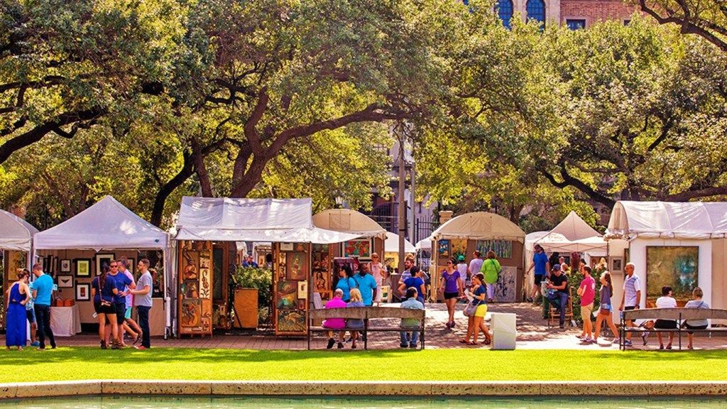 It's #springtime in #Texas, and that means Bluebonnets (of course) and lots of fun festivals! Best of all, many are live and in-person for the first time post-Pandemic. Here are the best of them: bit.ly/38ehEaz #Texplorer #festivals #weekendtravel #travel