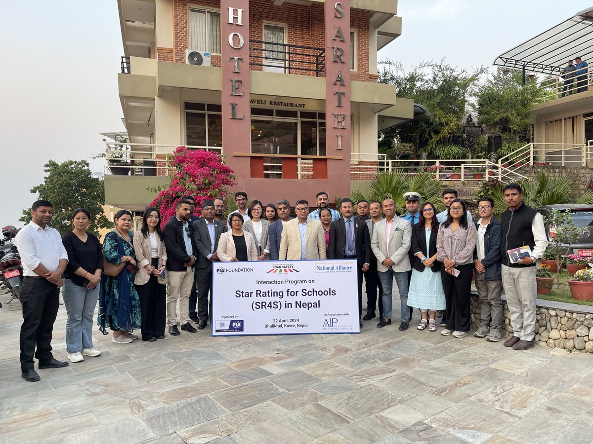 🤝Yesterday afternoon, our team visiting Nepal, together with the @nasanepal08 Automobiles' Association (NASA), held a meeting with local government officials to provide the local government stakeholders with the Star Rating for Schools project details and overview.