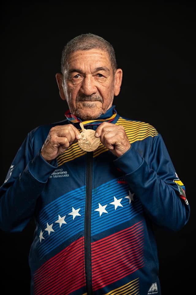 PrensaOrienteVE's tweet photo. #ÚltimaHora | Francisco “Morochito” Rodríguez, primera medalla de oro para Venezuela en unos Juegos Olímpicos, falleció este martes a los 78 años de edad.

El sucrense presentaba complicaciones de salud por una enfermedad que lo llevó a estar recluido por varios días en el Hospital Militar, de Caracas. 

📷 @tineophoto
