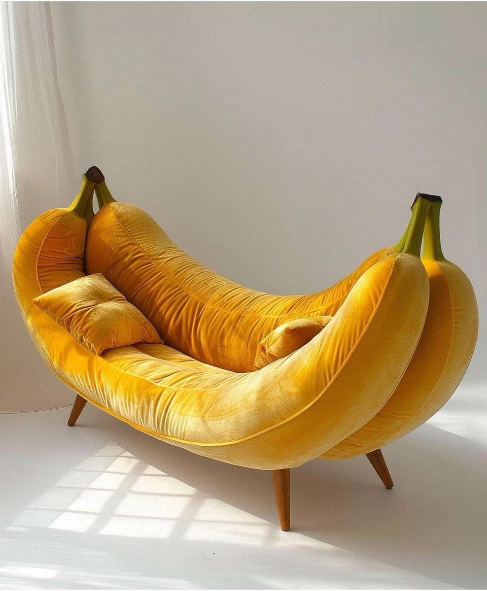 johnnyrodgersis's tweet photo. I would like this banana couch https://t.co/dOJ3icNsLx