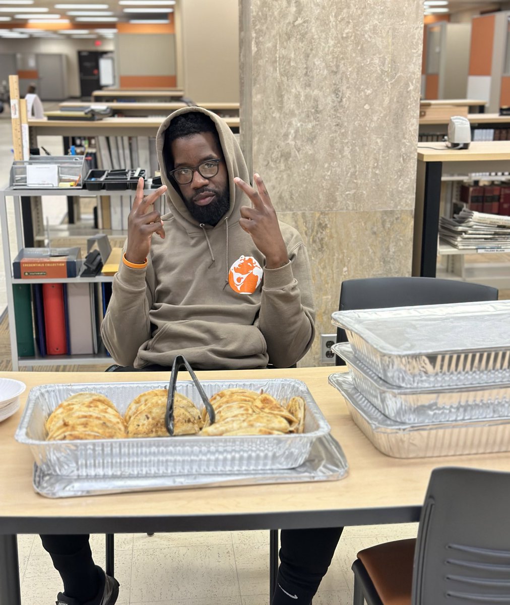 Tradition is tradition, blessed to be able to keep this going!! The 7th year in a row I’ve been able to provide free meals to the students in the library during finals week. This a forever thing as long as TriggaMeals is in existence! 🤞🏾 #TriggaMeals