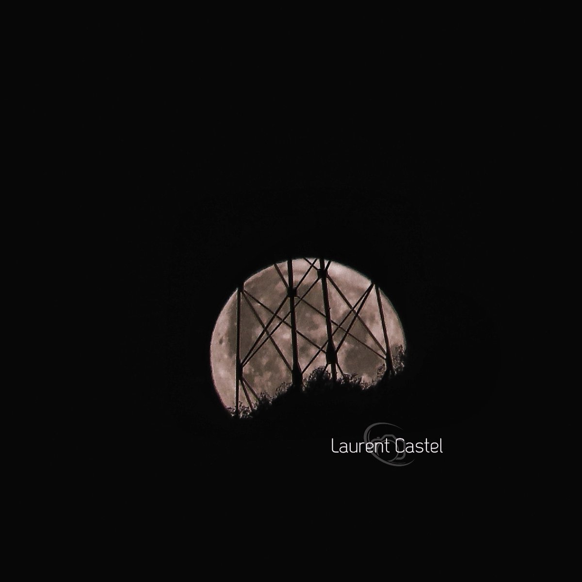 laurentcastel1's tweet photo. Bonne nuit madame la lune 🙂📷 #lunerose #pleinelune avril 2024 https://t.co/bP8crVs8GJ