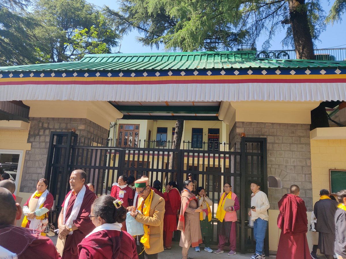 Dharamshala: This morning the crowds at the residence of his Holiness Dalai Lama