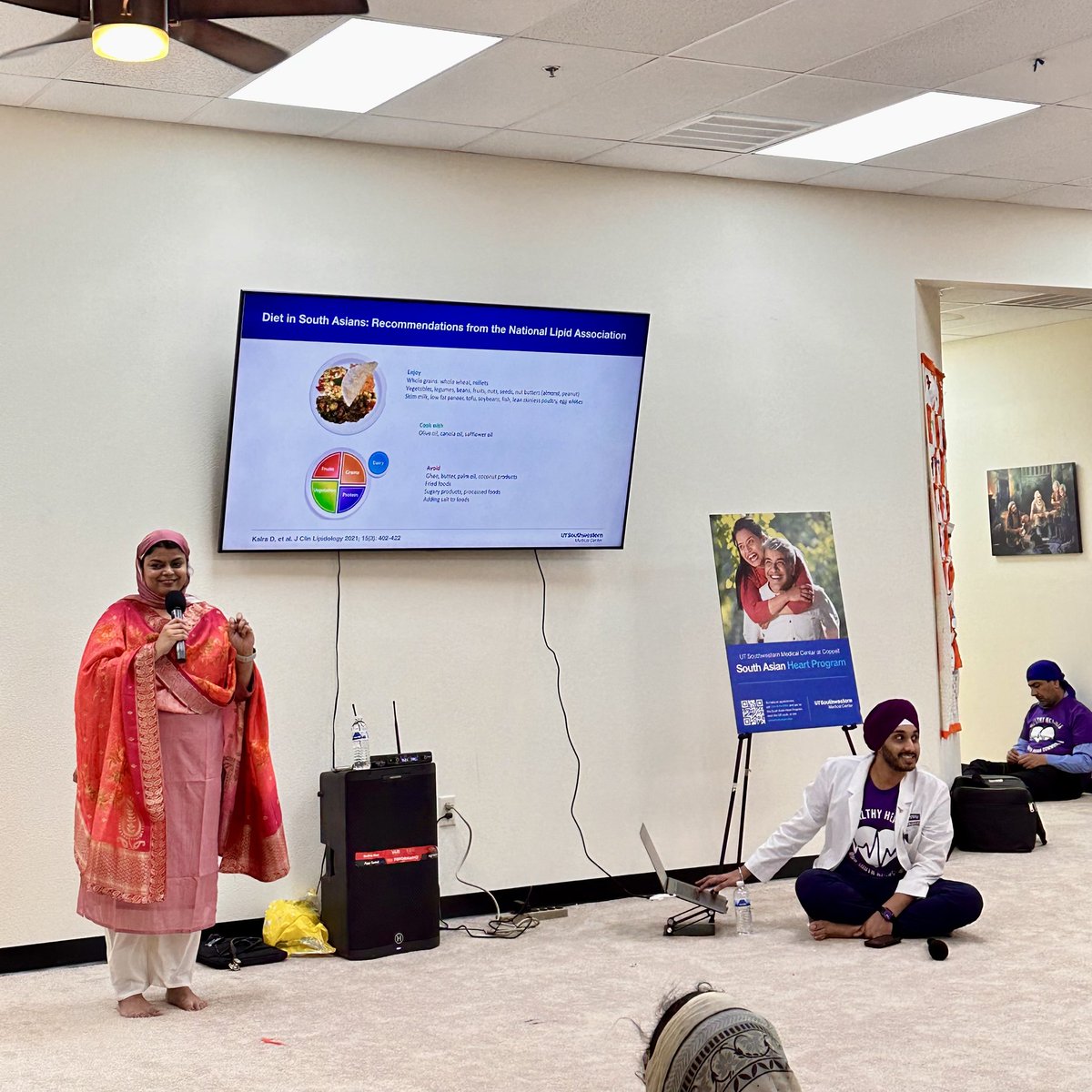 dranandrohatgi's tweet photo. So happy for @utswheart to support outreach in the #SouthAsian community and @TCUBurnettMed @parminderdeo 's capstone project for his Albert Schweitzer fellowship! Over 90 attendees this weekend! https://t.co/cP4LtaC7jC