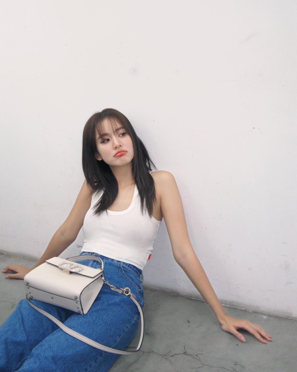 ChatMaylada's tweet photo. อยากจะเป็นตากล้อง เธอจะได้จ้องแต่ตาเรา งื้ออ รักเค้าา 😝🤍🎀
@maisonvalentino
#VALENTINOGARAVANI #VSLING #ValentinoLÉcole
💗💗💗💗💗💗😍😍😍😍😍😍
@bowbowmldss #bow_maylada #โบว์เมลดา
Cr. 💗💗💗💞 @bowbowmldss https://t.co/lyg7uudM7A