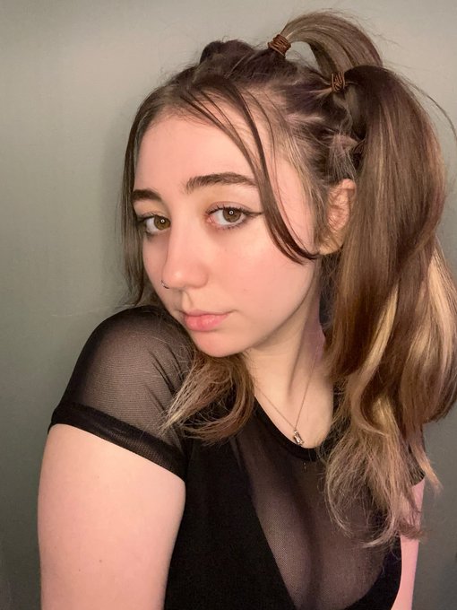 *mogs you* https://t.co/cJqQT1sA7L<a href="/tag/minecraft"class="tags"><span>#minecraft</span></a><a href="/tag/gamergirl"class="tags"><span>#gamergirl</span></a><a href="/tag/onlyfans"class="tags"><span>#onlyfans</span></a><a href="/tag/egirl"class="tags"><span>#egirl</span></a>