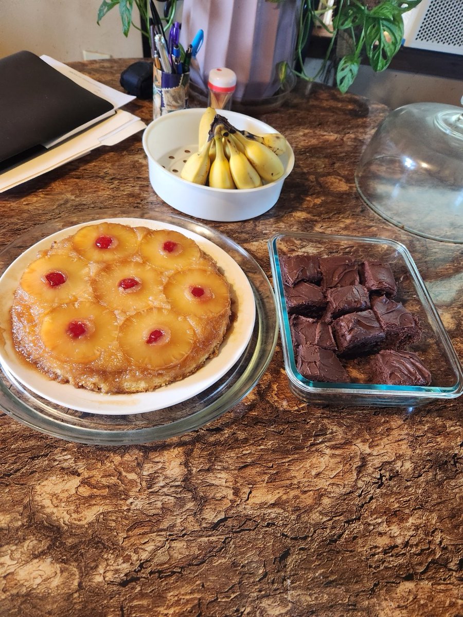 hykiri_nation's tweet photo. Maw's #pineappleupsidedowncake &amp; #brownies. And some selfies with my #aunt Jo &amp; #cousin Wendy.

#Family #twitch #homemade #dessert #sweets #foodporn #cake #streamer #socialmedia #happy #memories #mentalhealthawareness #disabled #disability #gamer #disabledgamer #eboi #uwu https://t.co/VoXUAaN1dD