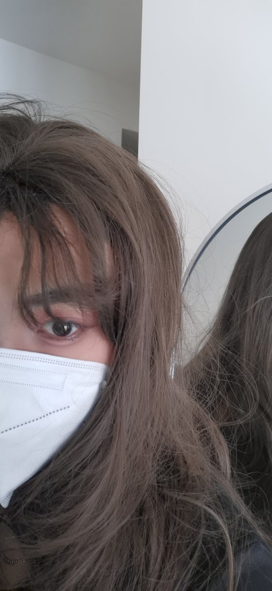 DuniJJL's tweet photo. 新的靴子😯
和拯救不了的炸毛短发😤 https://t.co/NHNZFwCjPb