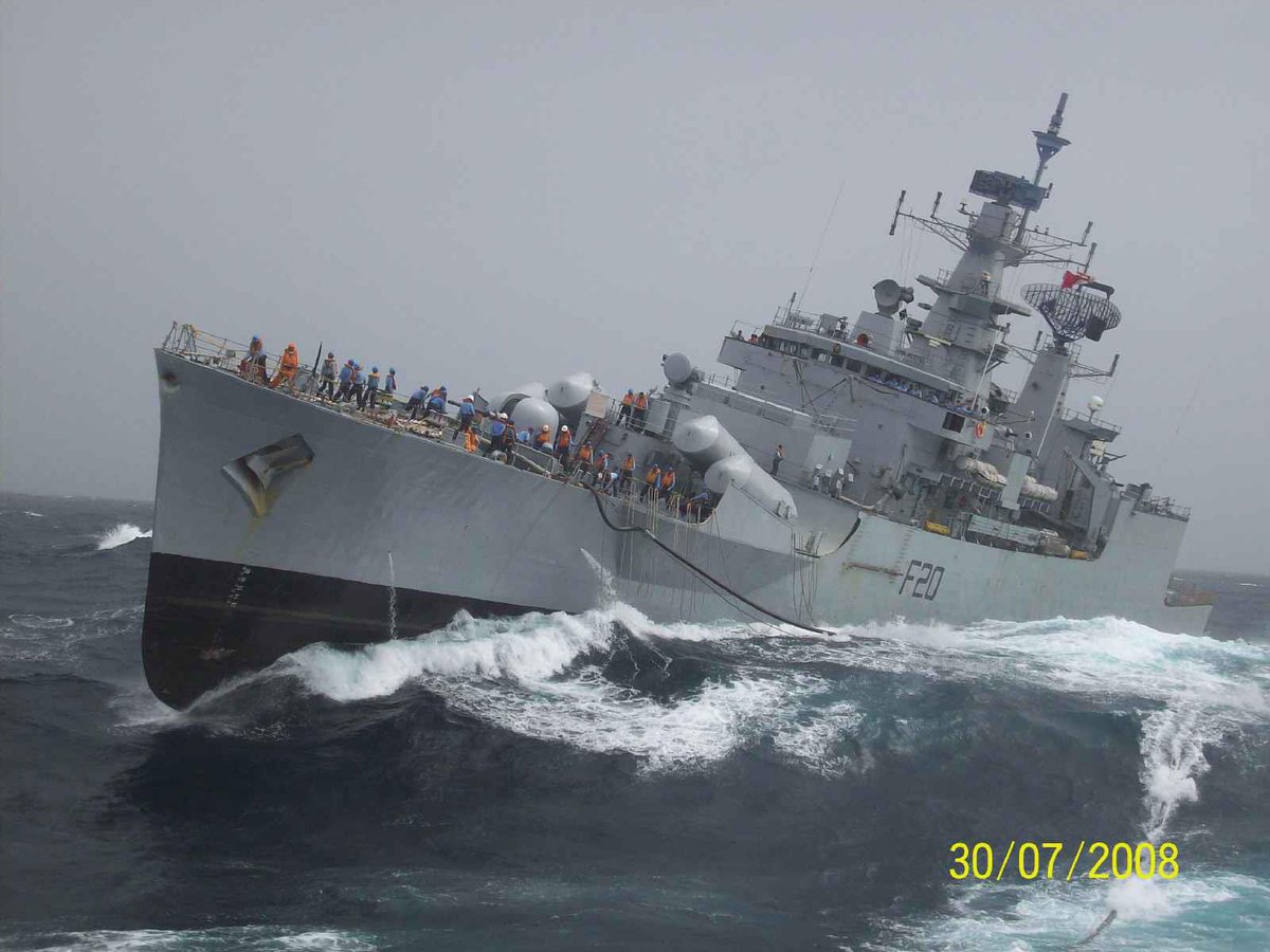 @mananbhattnavy @indiannavy We all have pleasant and not so pleasant memories of stern fuelling...Stern fuelling in rough seas...this is what its looks like...