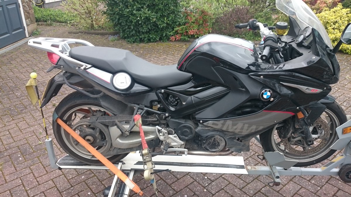 Trailer1one's tweet photo. BMW F800GT on its journey to a repair's agent due to battery problems I suspect it a bit more that battery issues, due to not being able to receive secondary start, belt drive system  very expensive in comparison. BMW always are a little different. https://t.co/Eql6hjPWOV