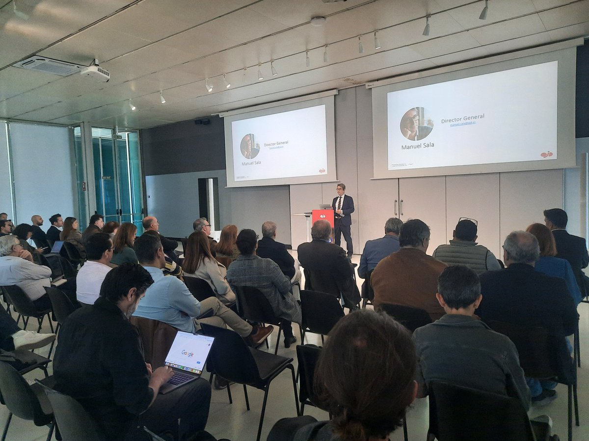 AMDComVal's tweet photo. Hoy estamos en el Veles i Vents en el evento organizado por @OJDinteractiva que reúne a empresas, instituciones y medios con motivo de su 60 aniversario. #AMDComVal https://t.co/XWeg6xc1Ex