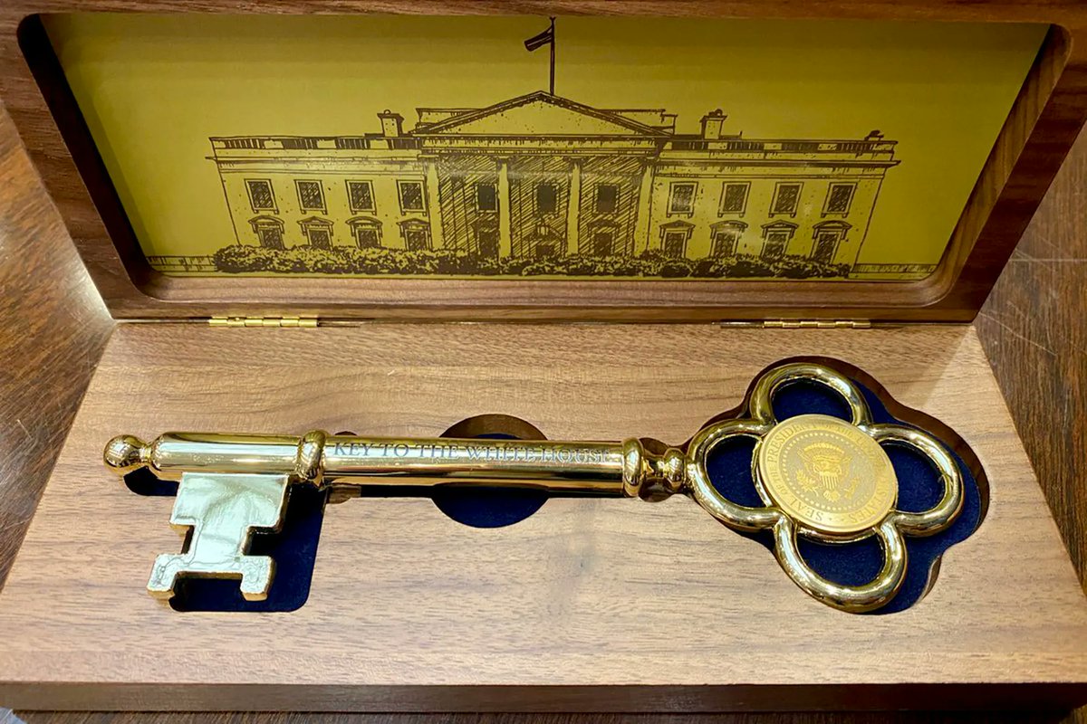 Could the white house key presentation …

… represent the start of opening up Spygate❓