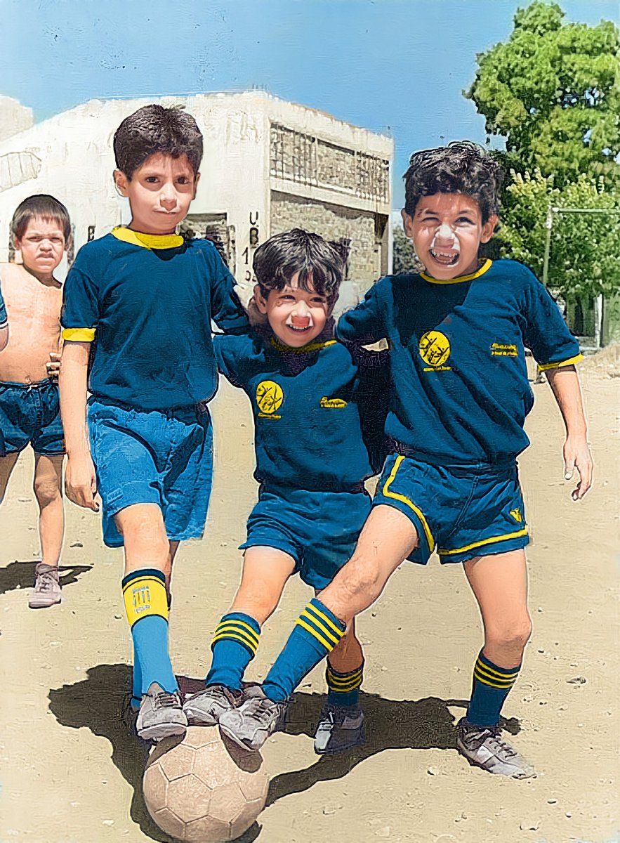 Carlos Tévez con sus amigos. Los inicios....