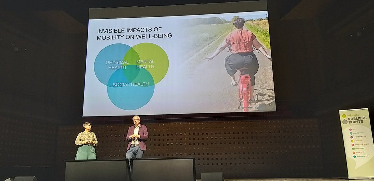 Melissa and Chris Bruntlett @modacitylife Ketnote speach at #cpr2024 of @Voetgangersbwg and @Publieke_Ruimte The importance of an empathic approach to (urban)mobility. Inspiring!