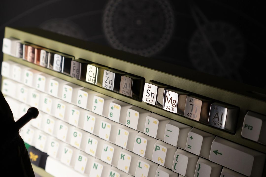 Which one is your favorite element?

#awekeys #metalkeycaps
#customkeyboards #customkeyboard #keeb #mechanicalkeyboard #mechkeys #desksetup #edc #tkl #unboxing #asmrcommunity #battlestation #clack #thock #thwomp #thocky #clacky #thwompy #soundtest  #titanium #copper #aluminum