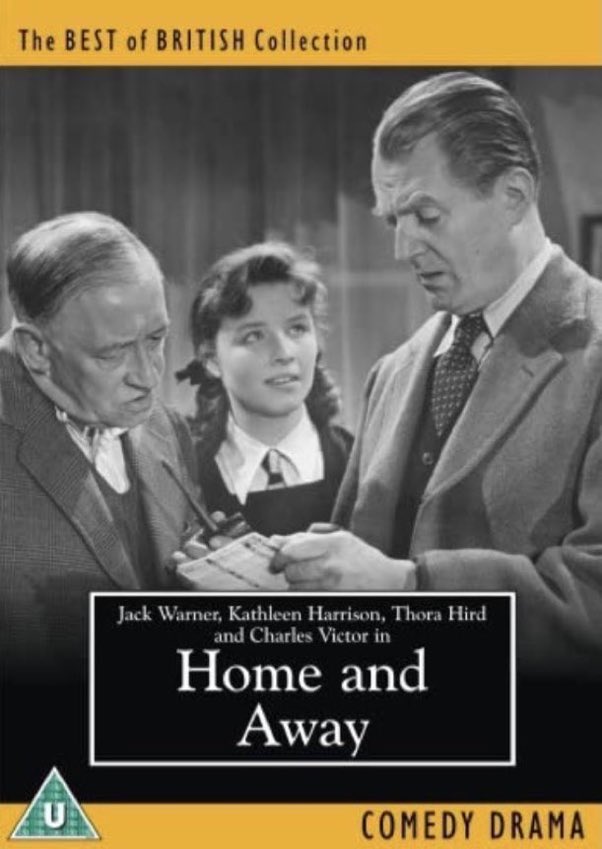 11:05am TODAY on @TalkingPicsTV

The 1956 film🎥 “Home and Away” directed & written by #VernonSewell (+ addl’ dialogue from #RFDelderfield)

Based on #HeatherMcIntyre’s play🎭 “Treble Trouble”

🌟#JackWarner #KathleenHarrison #CharlesVictor #ThoraHird #LeslieHenson #HarryFowler