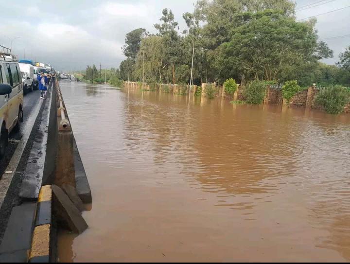 Kahawa Sukari section of Thika Road is a clear manifestation of poor or lack of drainage. You cannot blame Sakaja on this but the developers. People will need boats to get to Nairobi CBD