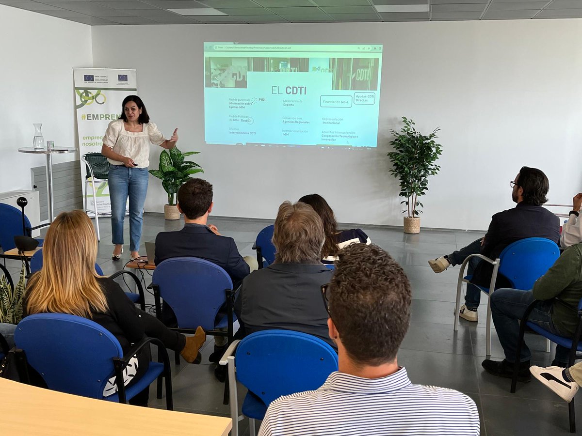 emprenbit's tweet image. Avui al nostre #EspaiEmprenbit escoltam a la representant del ⁦@CDTI_innovacion⁩ Maria José Tomás Sánchez presentant la convocatòria d’ajuts de finançament #Neotec2024 
⁦⁦@HisendaGOIB⁩ ⁦@innobal_caib @FundacioBit