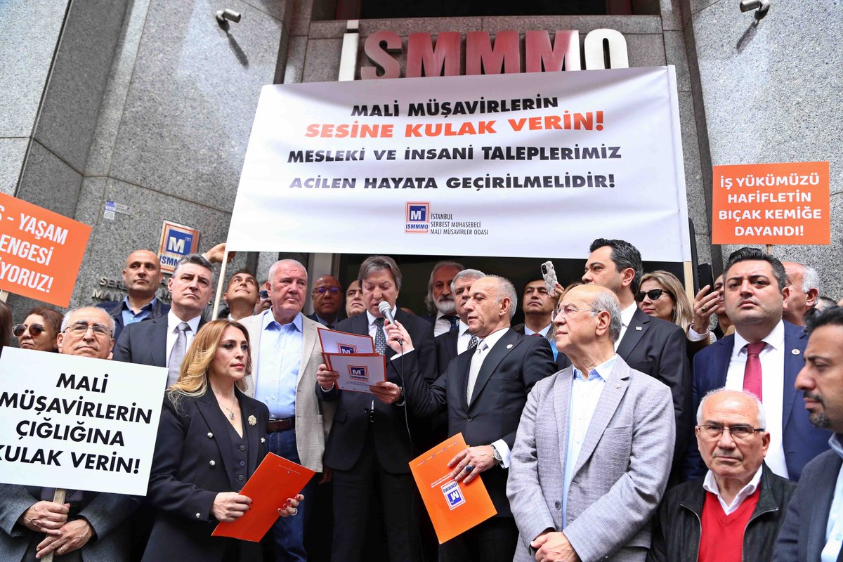 ISMMMODASI's tweet photo. Basına ve Kamuoyuna… Mali Müşavirlerin iş yükünü hafifletecek çözümler acilen hayata geçirilmelidir!
https://t.co/ZqHh5KP4mO
#MaliMüşavirlerinSesineKulakVerin https://t.co/FXgBYmMiOG