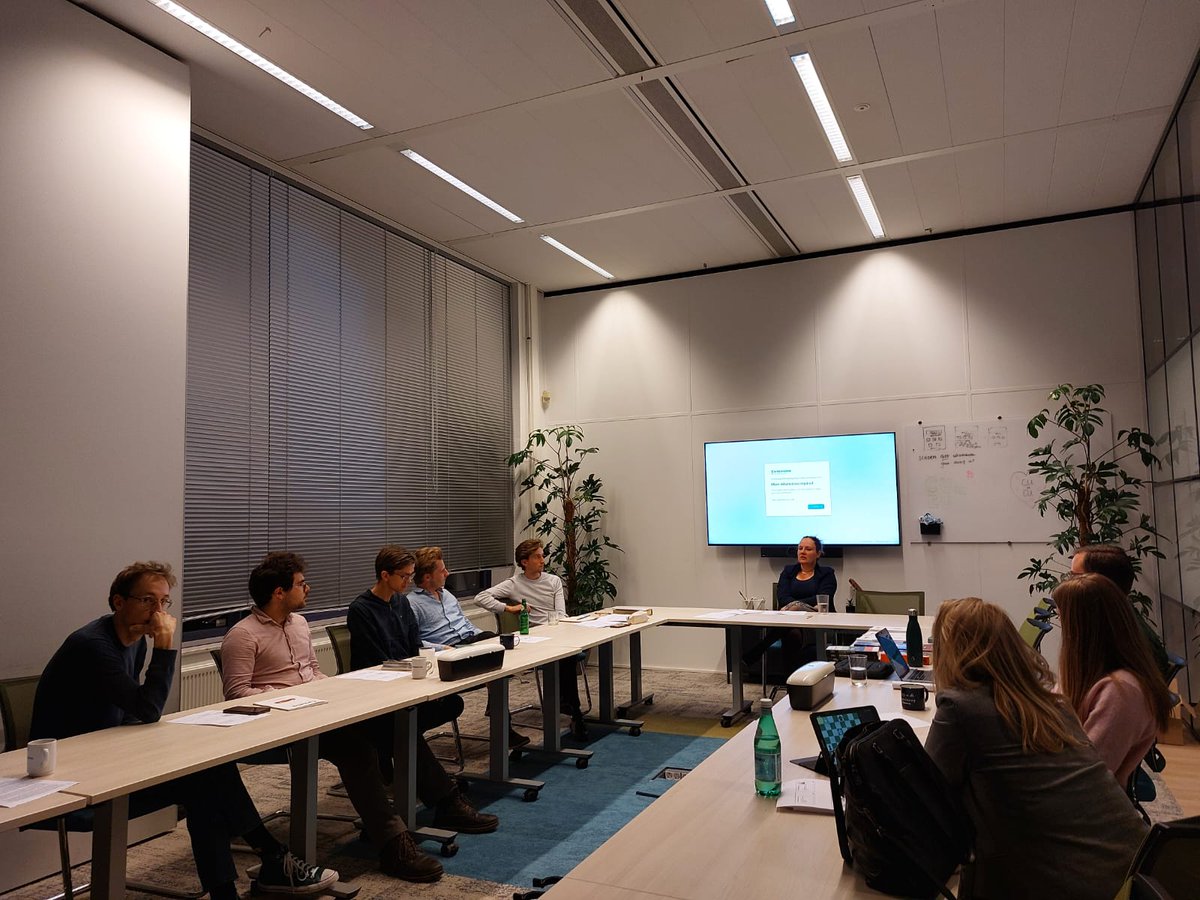 Leeskring_CPG's tweet photo. We kijken terug op een mooie avond met Trineke Palm van het @WIChristenUnie! Over Europese defensie, rechtvaardige oorlog en de rol van de militaire industrie. https://t.co/1odlVi70lV