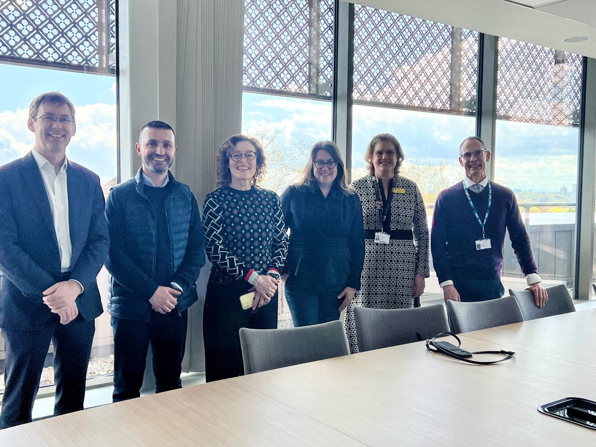 Our Chief Medical Officer, Dr Vincent Kirchner, welcomed key figures from some of our partner organisations to our new state-of-the-art mental health hospital at Highgate East. @jpgardner24 @Cllr_NTuran @DrJoSauvage @VicLawson1 Clare Dollery @WhitHealth