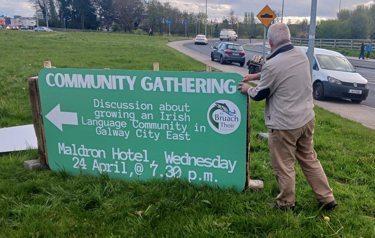 Leagan Béarla:
Join us for our 'meet and greet' tonight in the Maldron Hotel @ 730pm to learn more about @anbruachthoir and their work with the Irish language in the east of galway city.
It’ll be fun #gaeilge #pleanailteanga #gaillimh