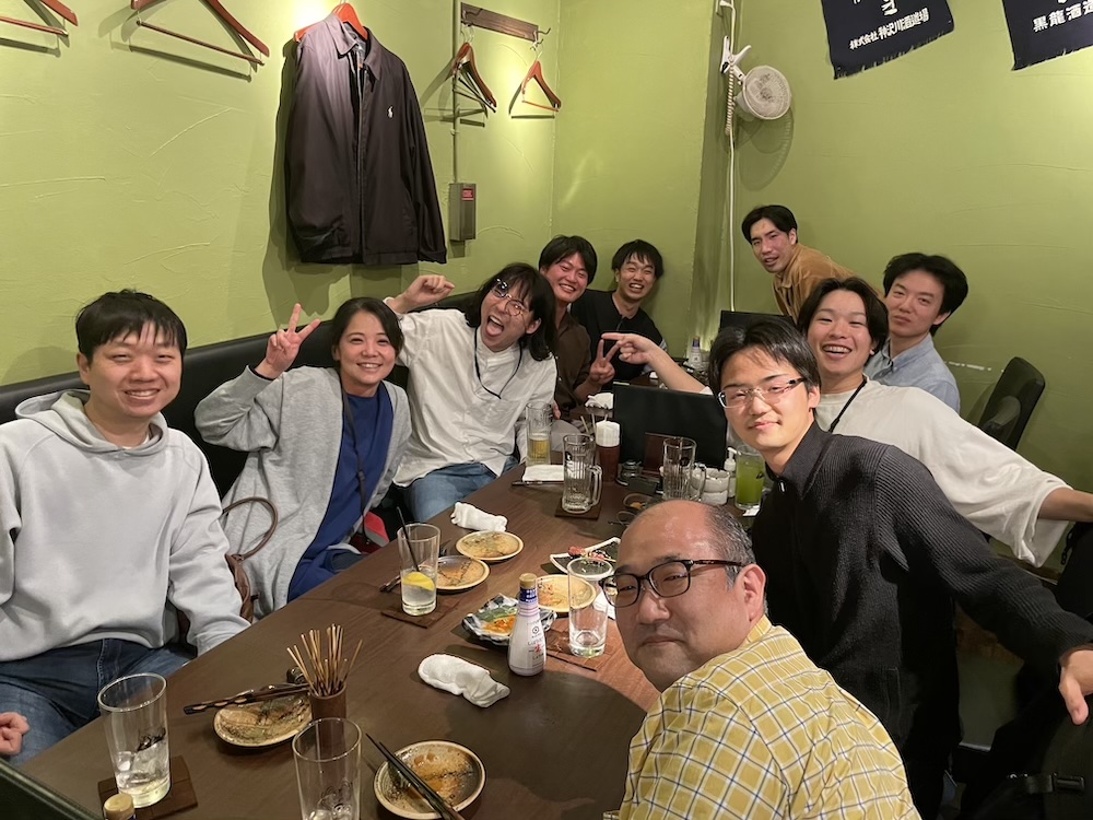 Kawanami_Lab's tweet photo. 昨日午後に、東工大の中島研究室を訪問させて頂き、最近の研究の進捗について学生さん達とディスカッションを行いました。色々と話しを聞いてると、一人３０分で全然足りなかった。その後、筑波大の学生さんも含めて懇親会を開催して頂きました。大変盛り上がりました。 https://t.co/hkMOKnf9NA
