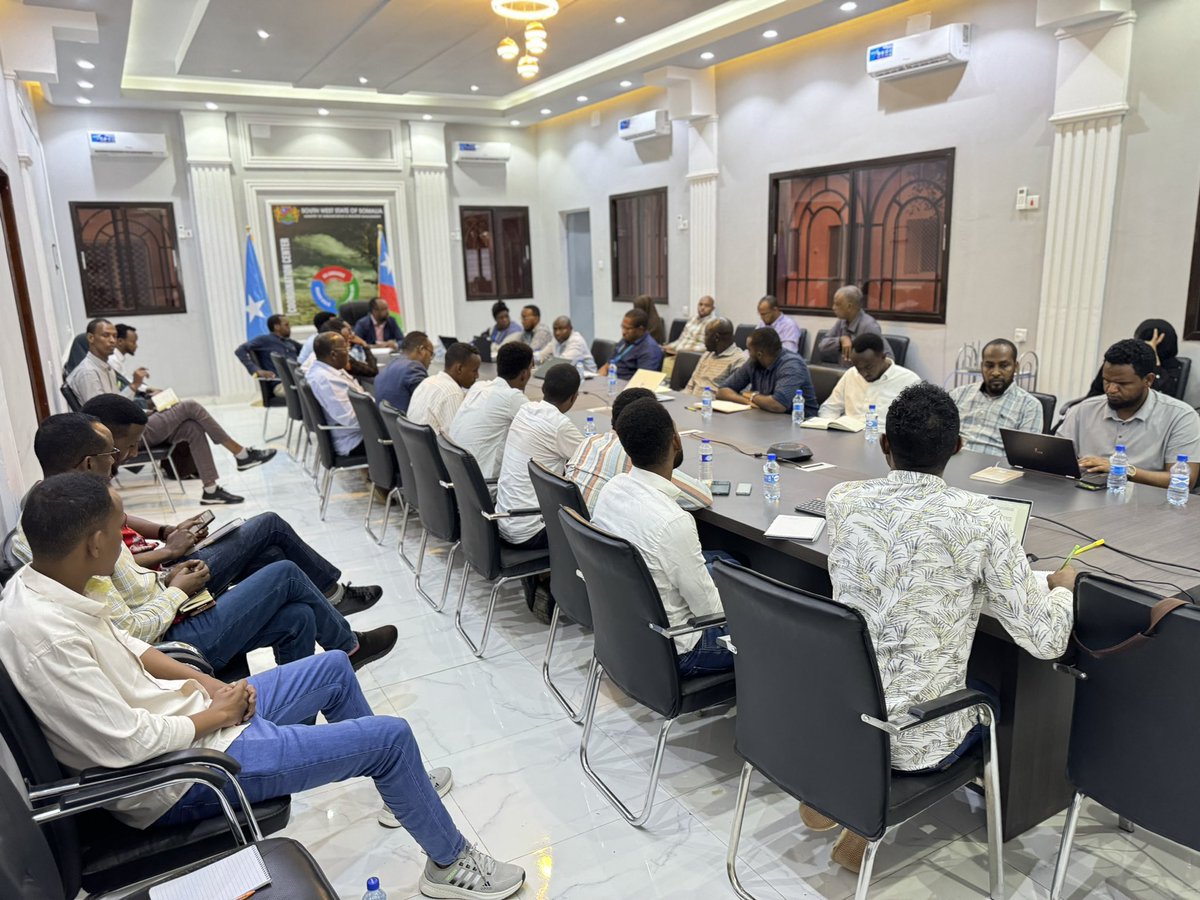 In Baidoa. Happening now #SWS Humanitarian coordination #CELL Meeting attended by the following UN, International and Local NGOS: Avord @ACFsomaliaCD WASDO New ways org NRC ARD CRPD GRRN KAAH Islamic Relief @WHOSom @UNFPA_SOMALIA @DRCSomalia AYUUB MARDO @FAOSomalia