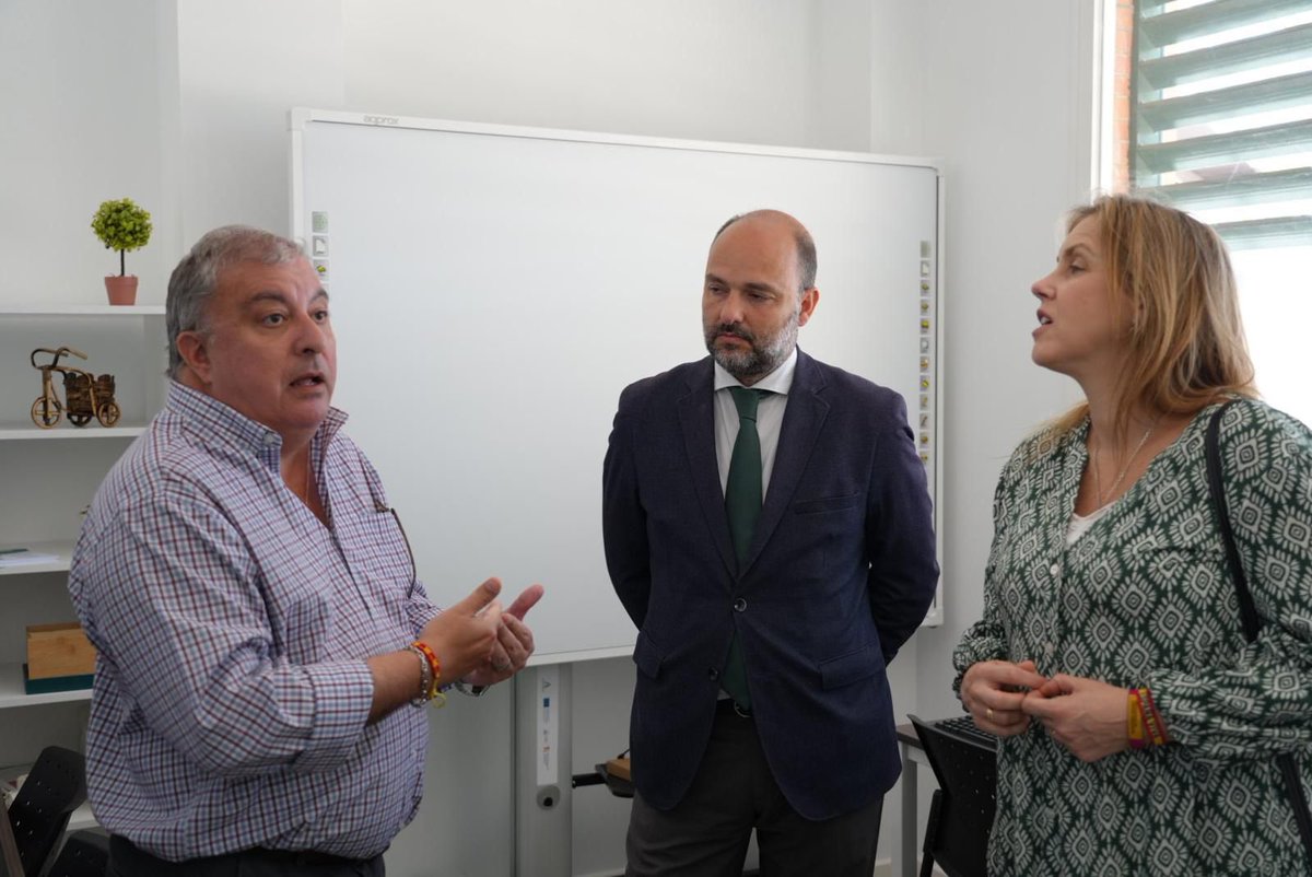 VOX Sevilla capital tweet media