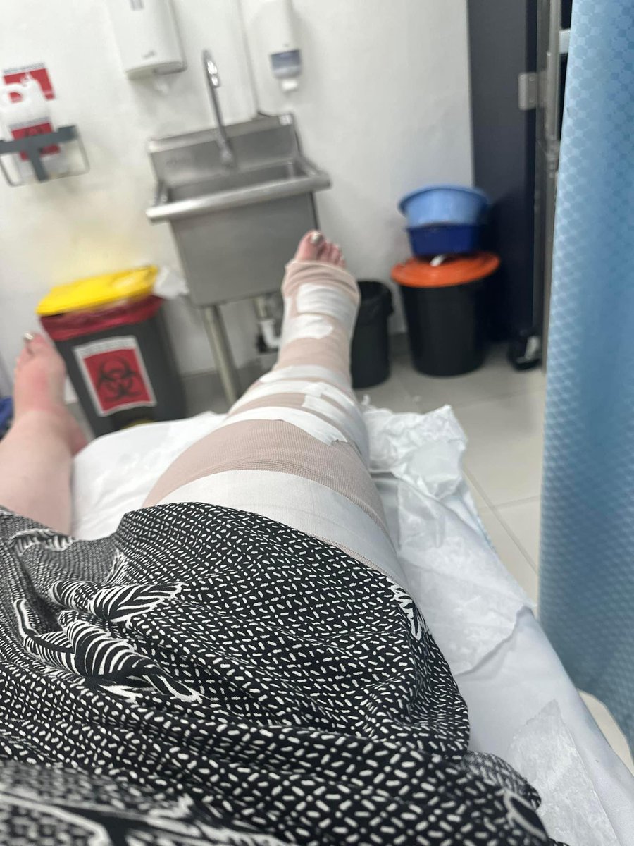 1/4 @united please sort yourselves out. My friend is currently stuck St Thomas, U.S. Virgin Islands with a fractured knee fixed and desperately trying to get home to Scotland. They were booked on a medical repatriation flight in which you cancelled due to a broken plane…