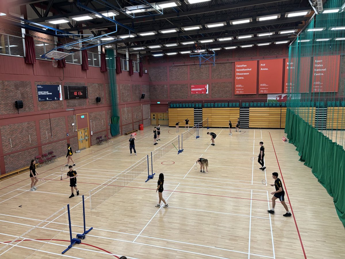 Pob hwyl i dimau badminton ⁦@yggwyr⁩ yng Nghaerdydd heddi 🏸 Good luck to the 4 teams competing in the badminton competition today in Cardiff ⁦@BadmintonWales⁩