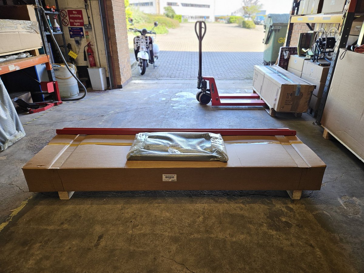 ProBikeUK's tweet photo. It's been a busy morning so far here @ProBikeUK ๐งฐ๐๐ป We've got one of our PS450 pneumatic lifts to get ready for collection later this afternoon. An M550 assist arm & M200 assist arm for our range of tyre changers going out also (Making tyre changing easier ๐ช๐ป)
#ProBikeUK #M550 https://t.co/8oYAoJ6sNf